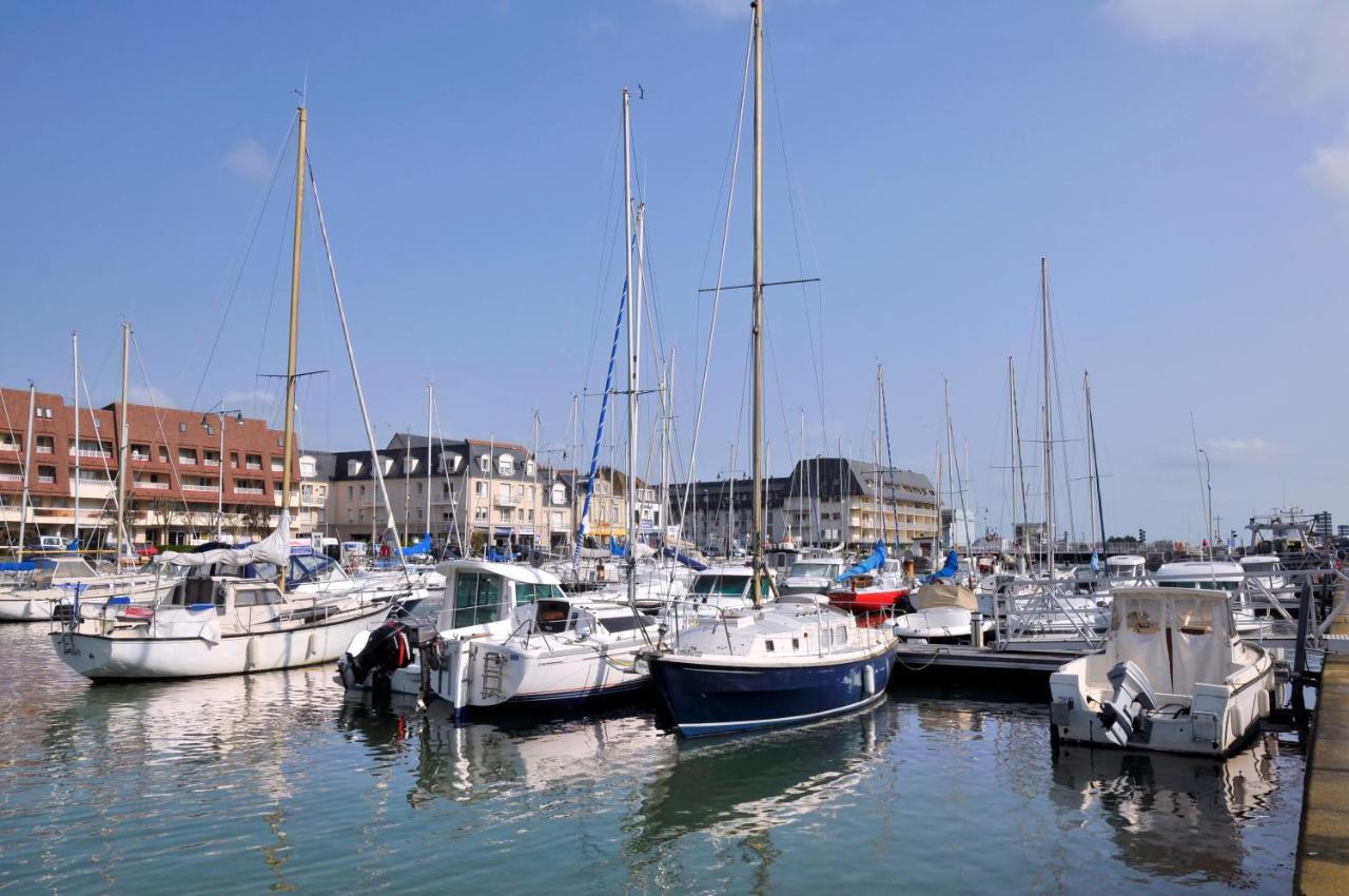 Appartement Spacieux Avec Balcon - A 50M De La Plage Courseulles-sur-Mer Kültér fotó
